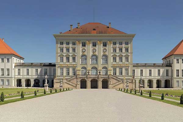 Frontansicht von Schloss Nymphenburg